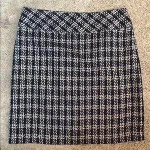 WORTHINGTON Black White Houndstooth Skirt Sz 12